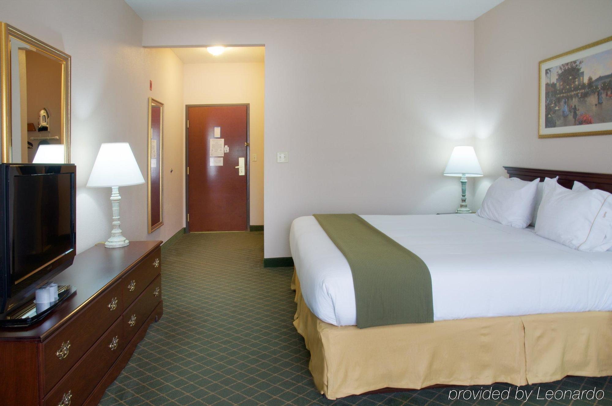 Holiday Inn Express Hotel & Suites Livingston Pokoj fotografie