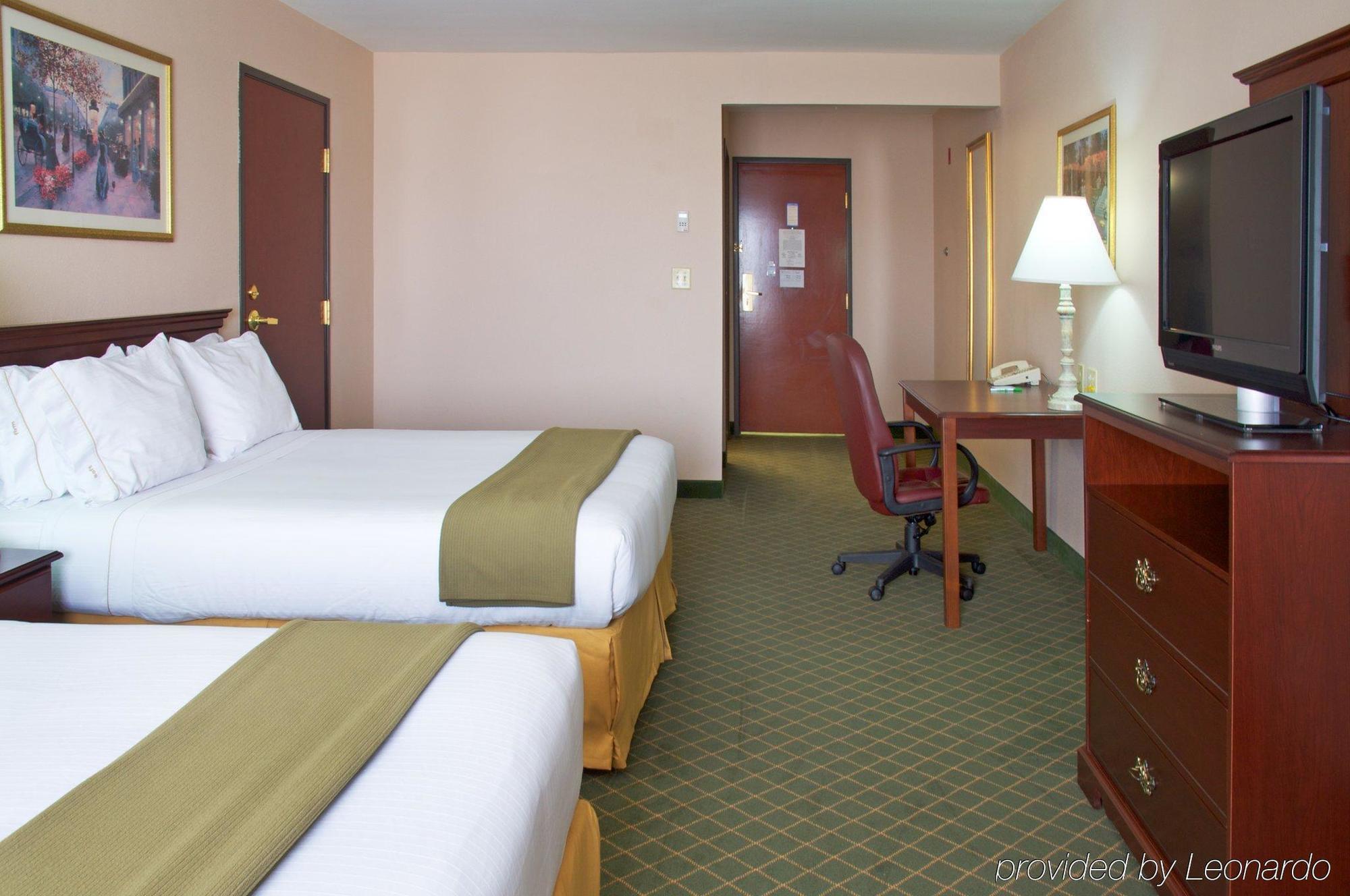 Holiday Inn Express Hotel & Suites Livingston Pokoj fotografie